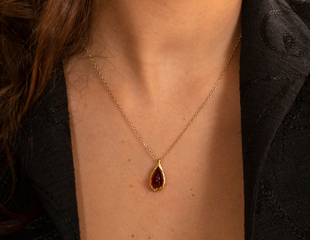 18ct gold red tourmaline drop pendant rubelite Karin Kraemer jewelleryPicture